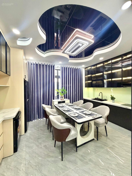 Bán Vinhomes D’Capitale 3 phòng ngủ, 85,28 m², mã C3.03, giá 10,4 tỷ